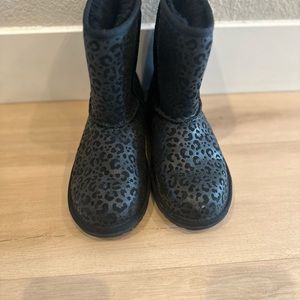Girls cheetah UGG boots size 6
